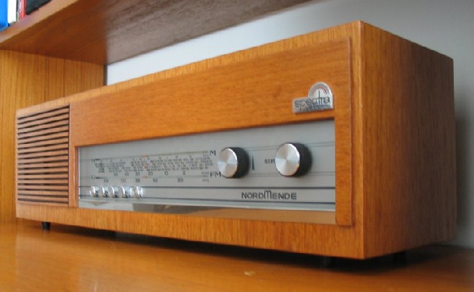 Toimiva transistoriradio Spectra Phonic vuodelta '74